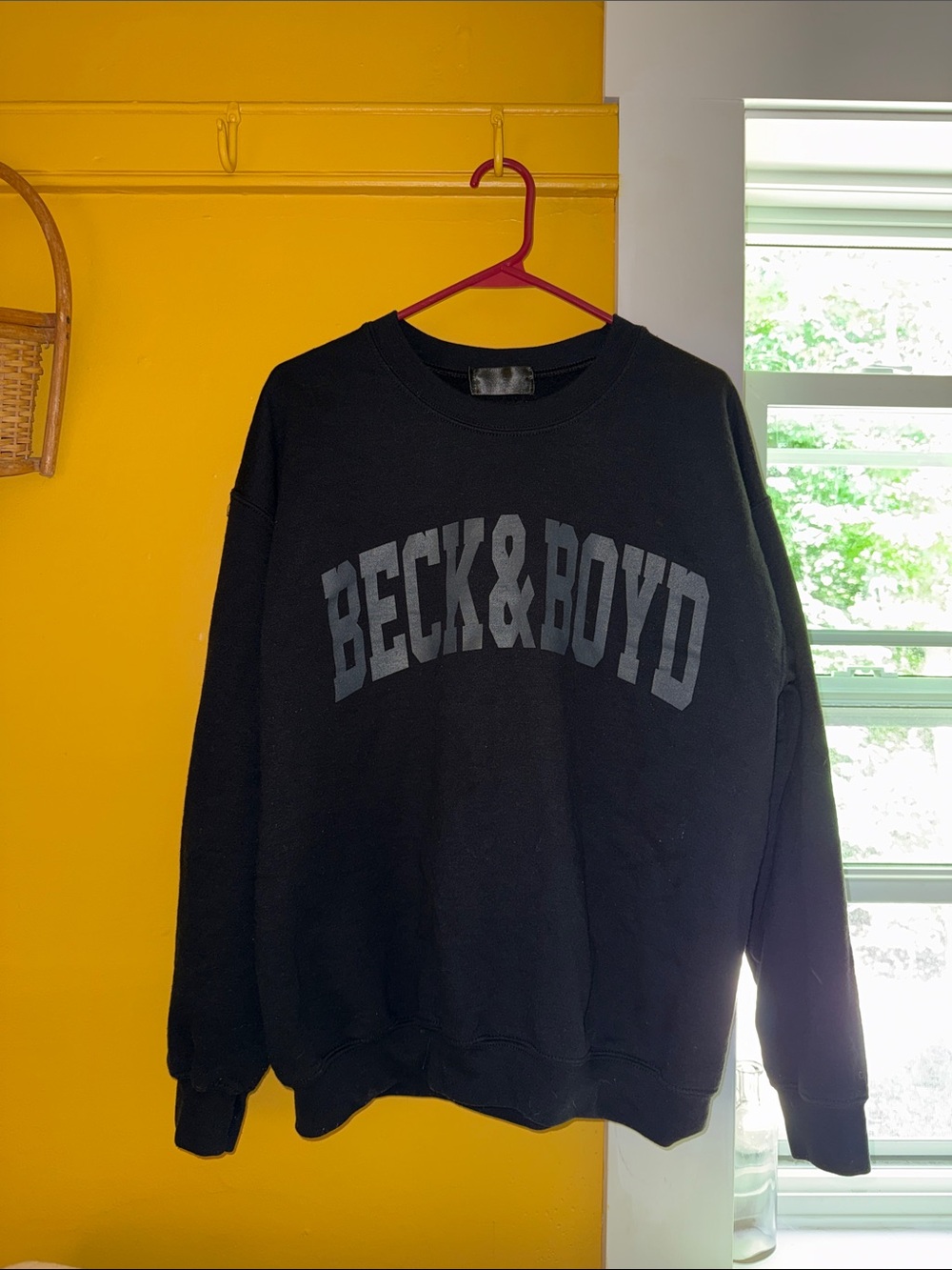 Beck & Boyd Crewneck, Size Large